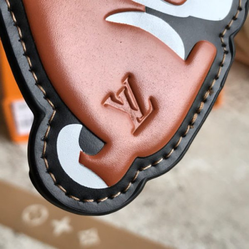 l0*is-V*t0n-dog-bag-charm-and-key-holder-2