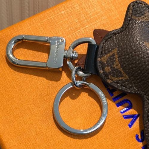 l0*is-V*t0n-dog-bag-charm-and-key-holder