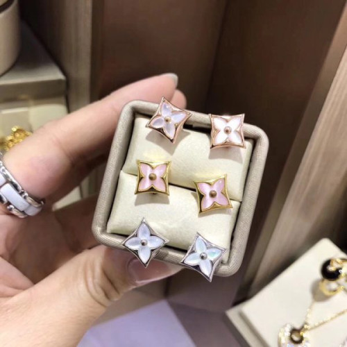 l0*is-V*t0n-earrings