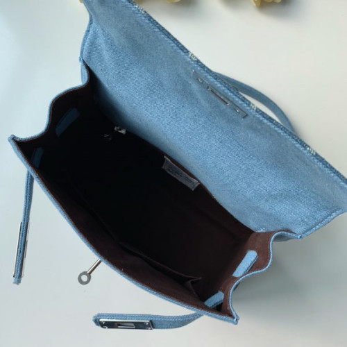 l0*is-V*t0n-humble-travel-bag-kelly