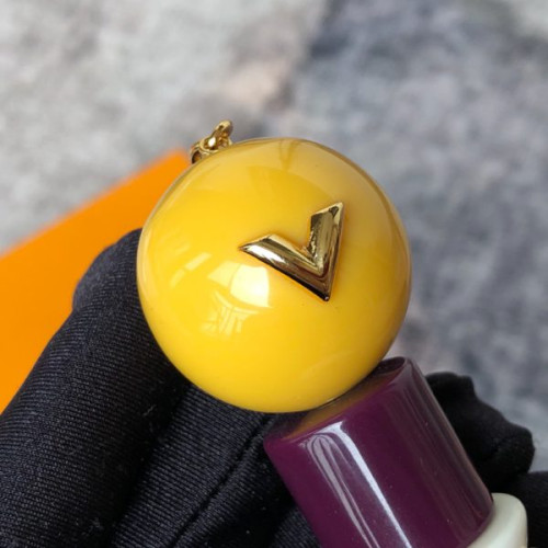 l0*is-V*t0n-key-holder-2