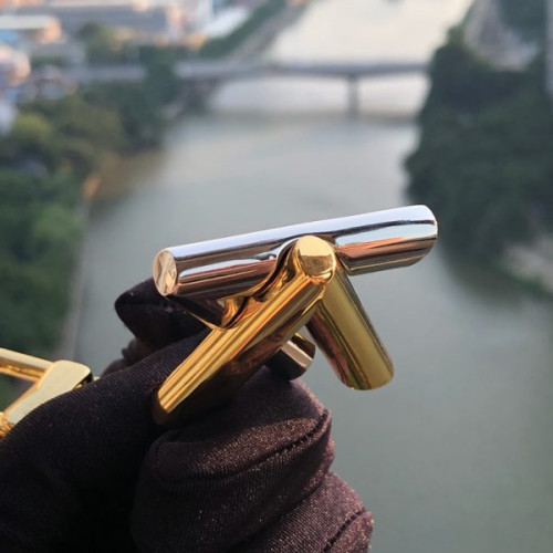 l0*is-V*t0n-key-holder