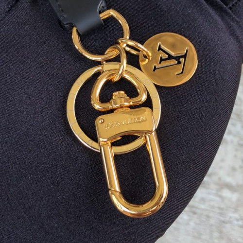 l0*is-V*t0n-key-ring-3