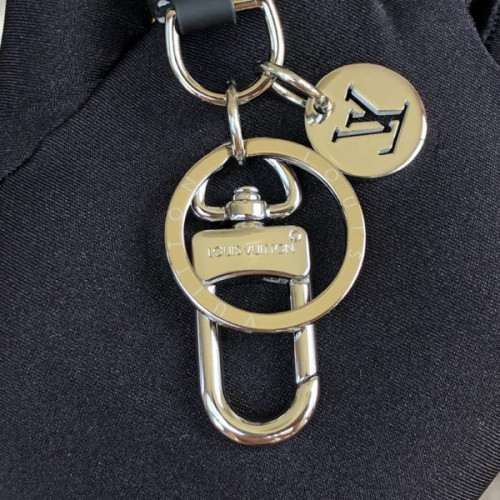 l0*is-V*t0n-key-ring-4