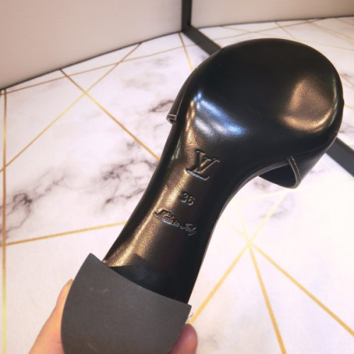 l0*is-V*t0n-lock-sandals-4