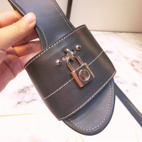 l0*is-V*t0n-lock-sandals-4