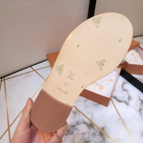 l0*is-V*t0n-lock-slippers-2