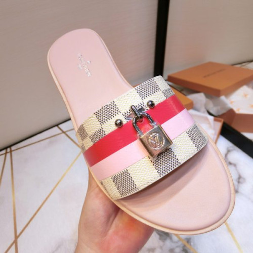 l0*is-V*t0n-lock-slippers-2