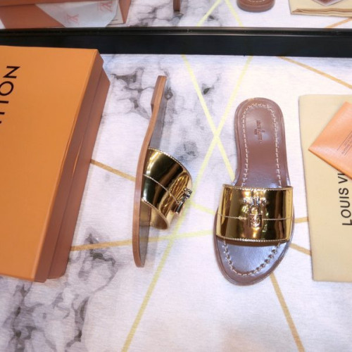 l0*is-V*t0n-lock-slippers-3