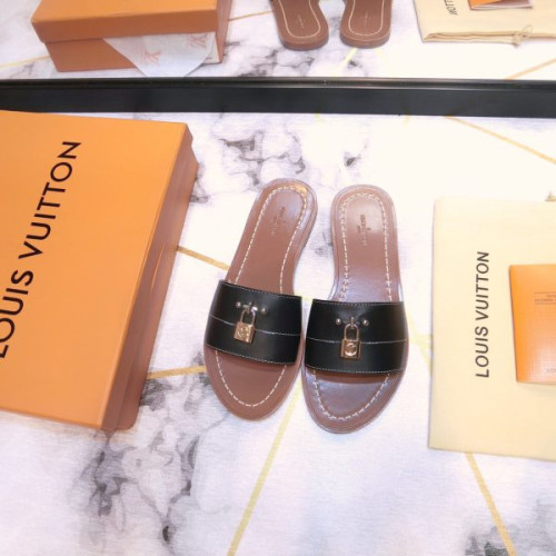 l0*is-V*t0n-lock-slippers-7