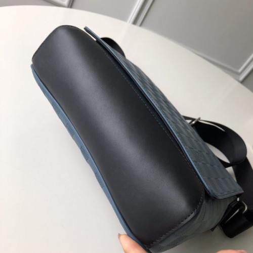 l0*is-V*t0n-messenger-bag-8