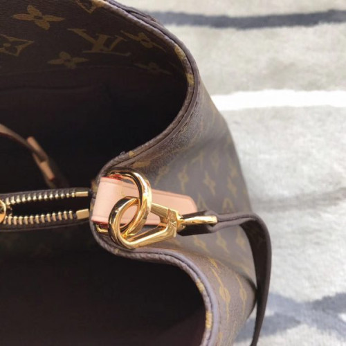 l0*is-V*t0n-montaigne-gm