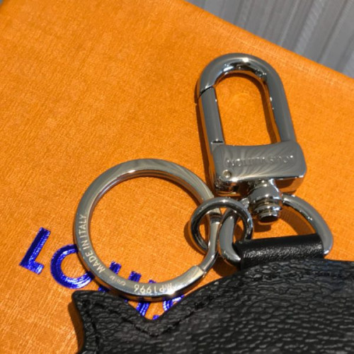 l0*is-V*t0n-pig-bag-charm-and-key-holder