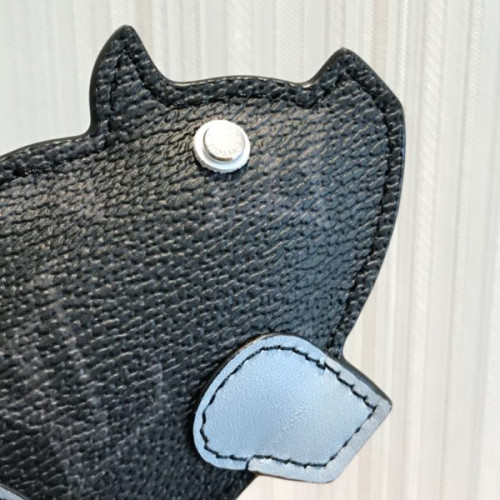 l0*is-V*t0n-pig-bag-charm-and-key-holder