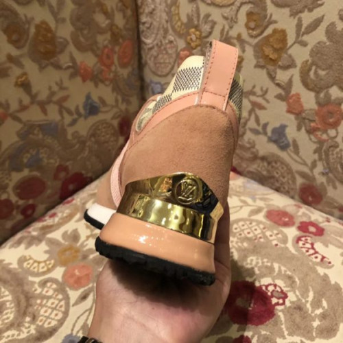 l0*is-V*t0n-run-away-sneaker-7