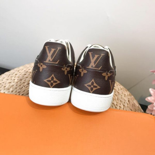 l0*is-V*t0n-shoes-154-2-5-5-8-2