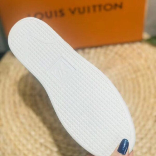 l0*is-V*t0n-shoes-154-2-5-5-8-5