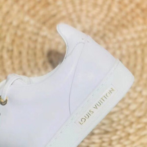 l0*is-V*t0n-shoes-154-2-5-5-8-5