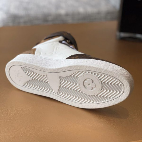 l0*is-V*t0n-shoes-5-6-7-2-3-6-4-3-2-3