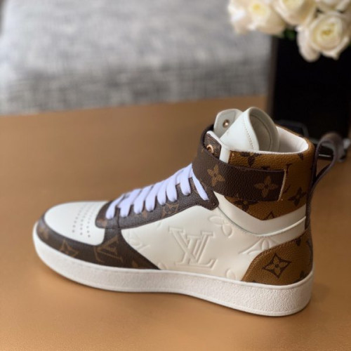 l0*is-V*t0n-shoes-5-6-7-2-3-6-4-3-2-3