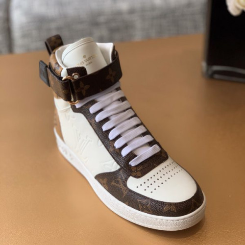 l0*is-V*t0n-shoes-5-6-7-2-3-6-4-3-2-3