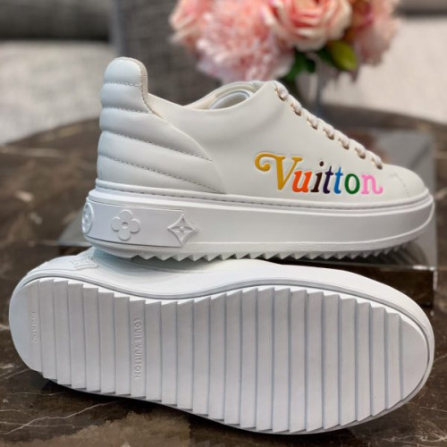 l0*is-V*t0n-shoes-5-6-7-2-3-6-4-3-2-5