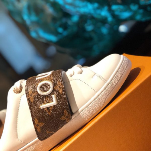 l0*is-V*t0n-shoes-50