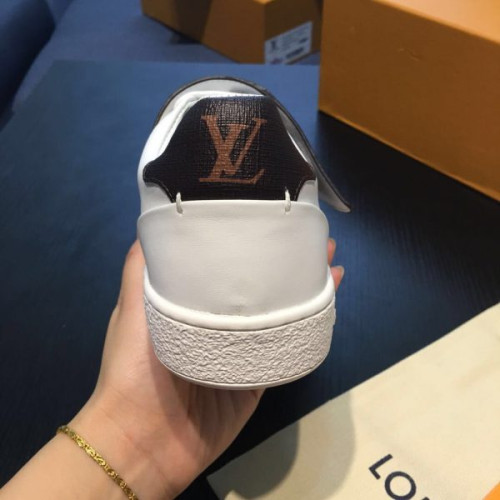 l0*is-V*t0n-sneakers-10