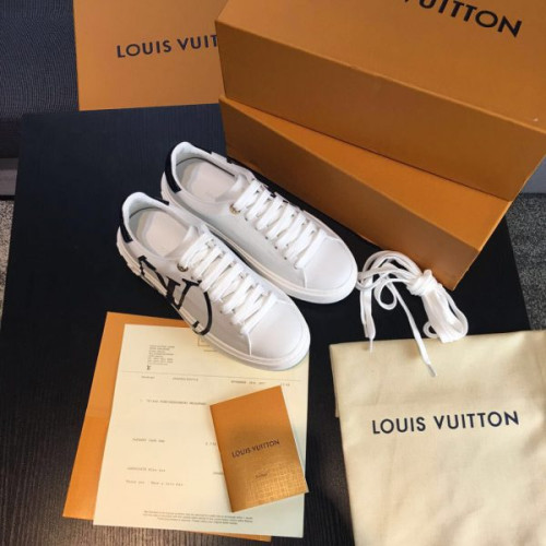 l0*is-V*t0n-sneakers-3