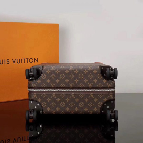 l0*is-V*t0n-travel-box-3