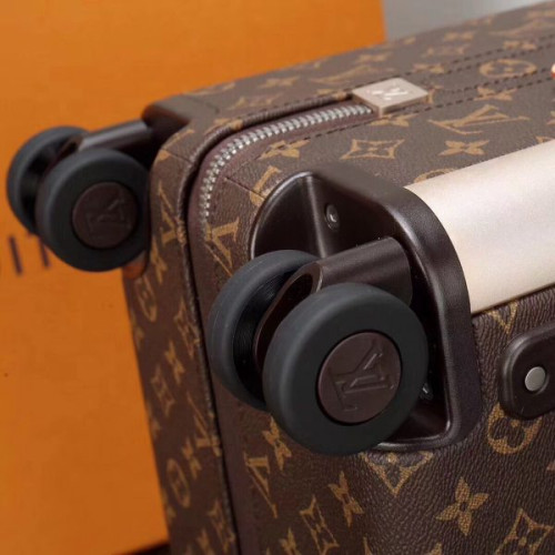 l0*is-V*t0n-travel-box-3