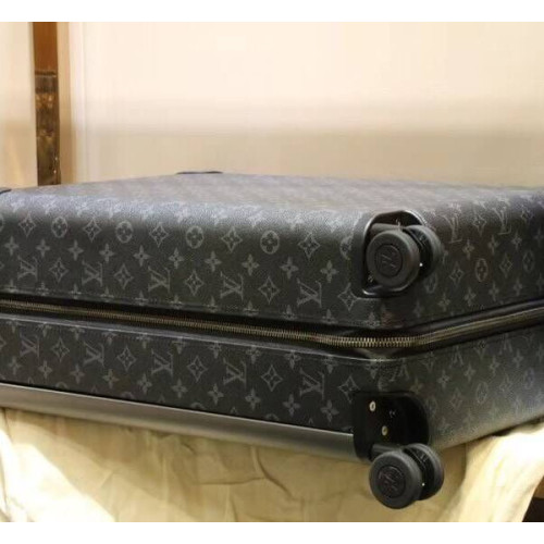 l0*is-V*t0n-travel-box-4