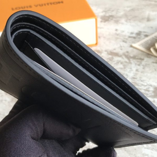 l0*is-V*t0n-wallet-30