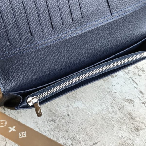 l0*is-V*t0n-wallet-37