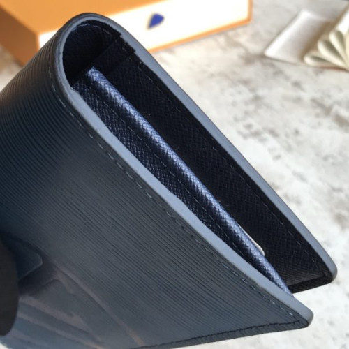 l0*is-V*t0n-wallet-37