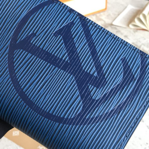 l0*is-V*t0n-wallet-37