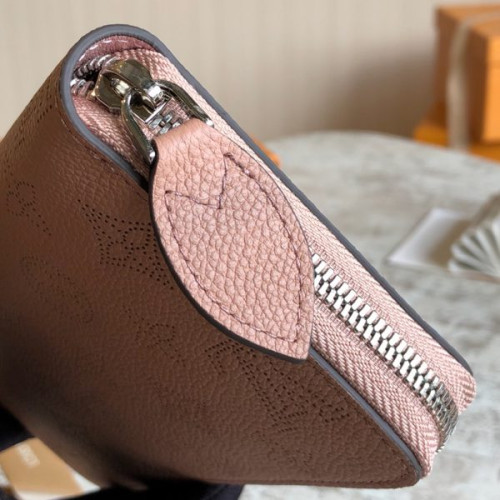 l0*is-V*t0n-wallet-42