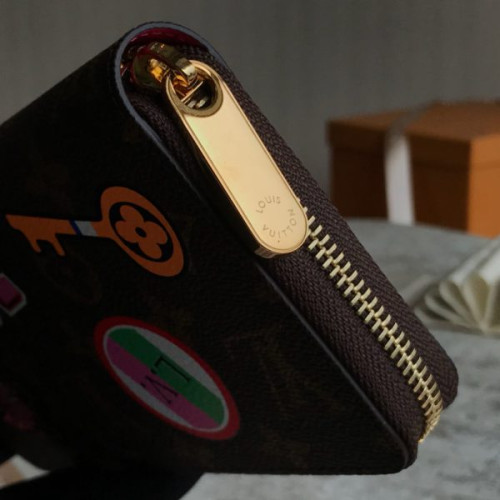 l0*is-V*t0n-wallet-44