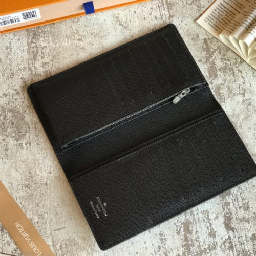 l0*is-V*t0n-wallet-48