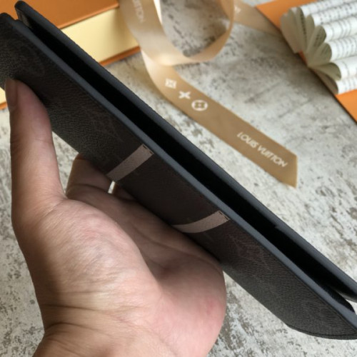 l0*is-V*t0n-wallet-55