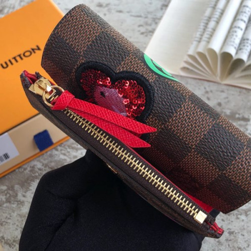 l0*is-V*t0n-wallet-61