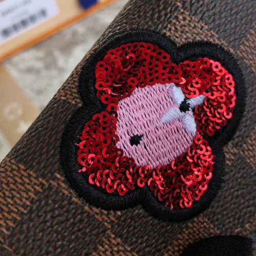 l0*is-V*t0n-wallet-61