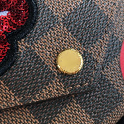 l0*is-V*t0n-wallet-61