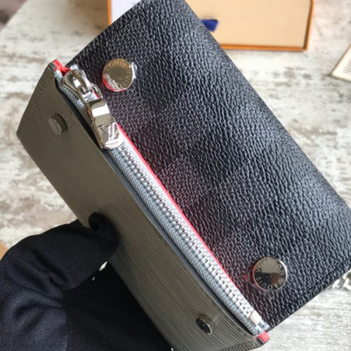 l0*is-V*t0n-wallet-62