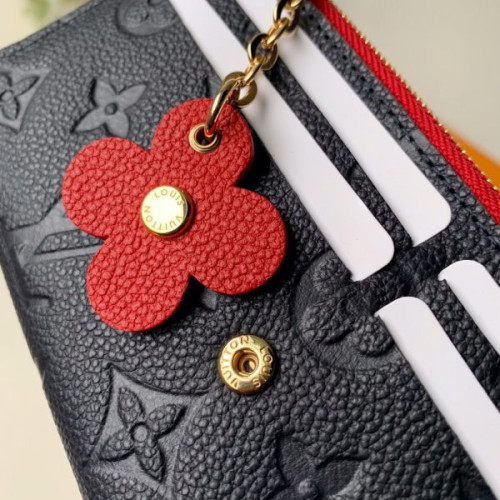 l0*is-V*t0n-wallet-74