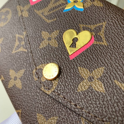 l0*is-V*t0n-wallet-78