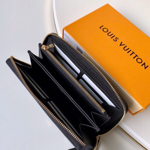 l0*is-V*t0n-wallet-79