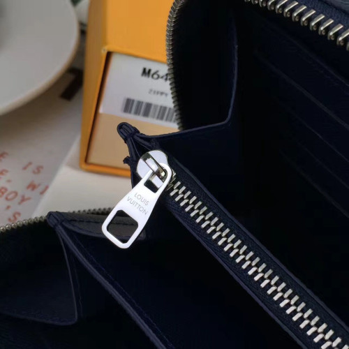 l0*is-V*t0n-wallet-replica-bag-blue-2