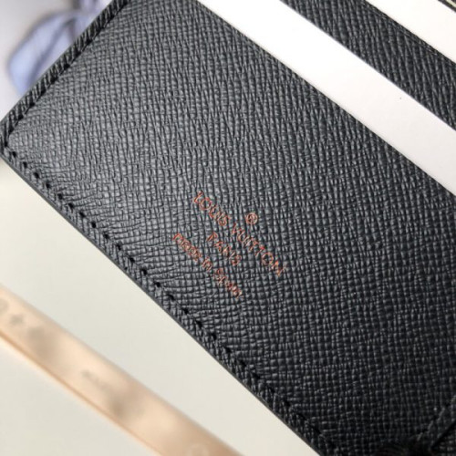 l0*is-V*t0n-wallet-small-2