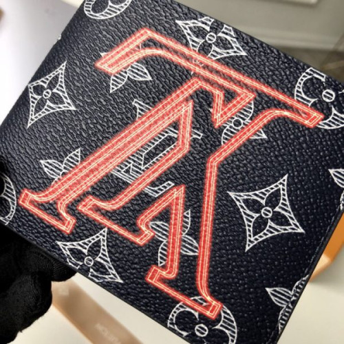 l0*is-V*t0n-wallet-small-2